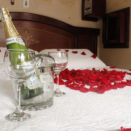 Motel Piramides De Cristal Bogota Bagian luar foto
