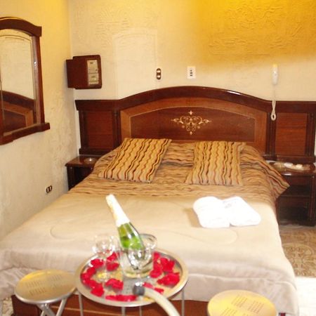 Motel Piramides De Cristal Bogota Bagian luar foto