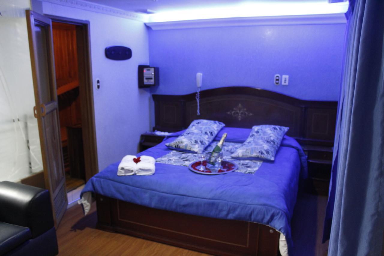 Motel Piramides De Cristal Bogota Bagian luar foto