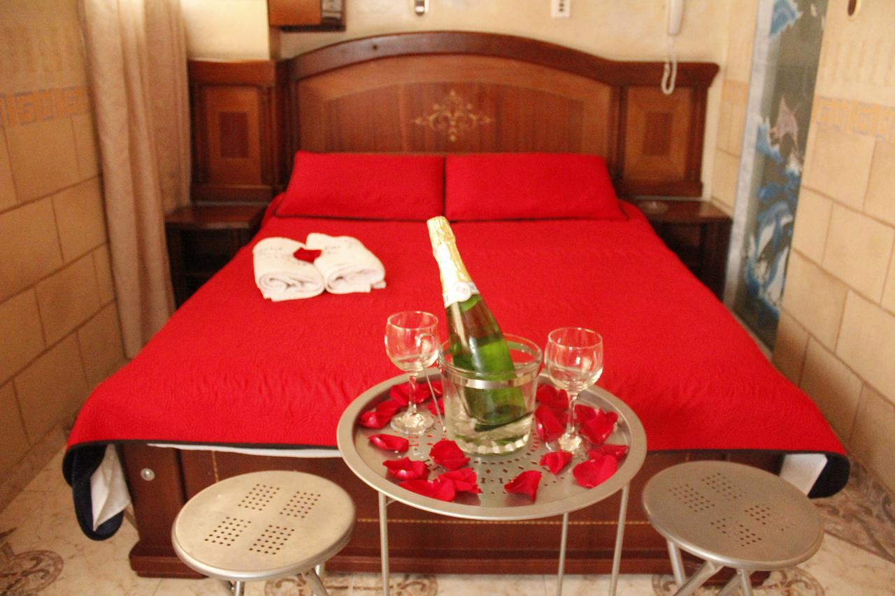 Motel Piramides De Cristal Bogota Bagian luar foto