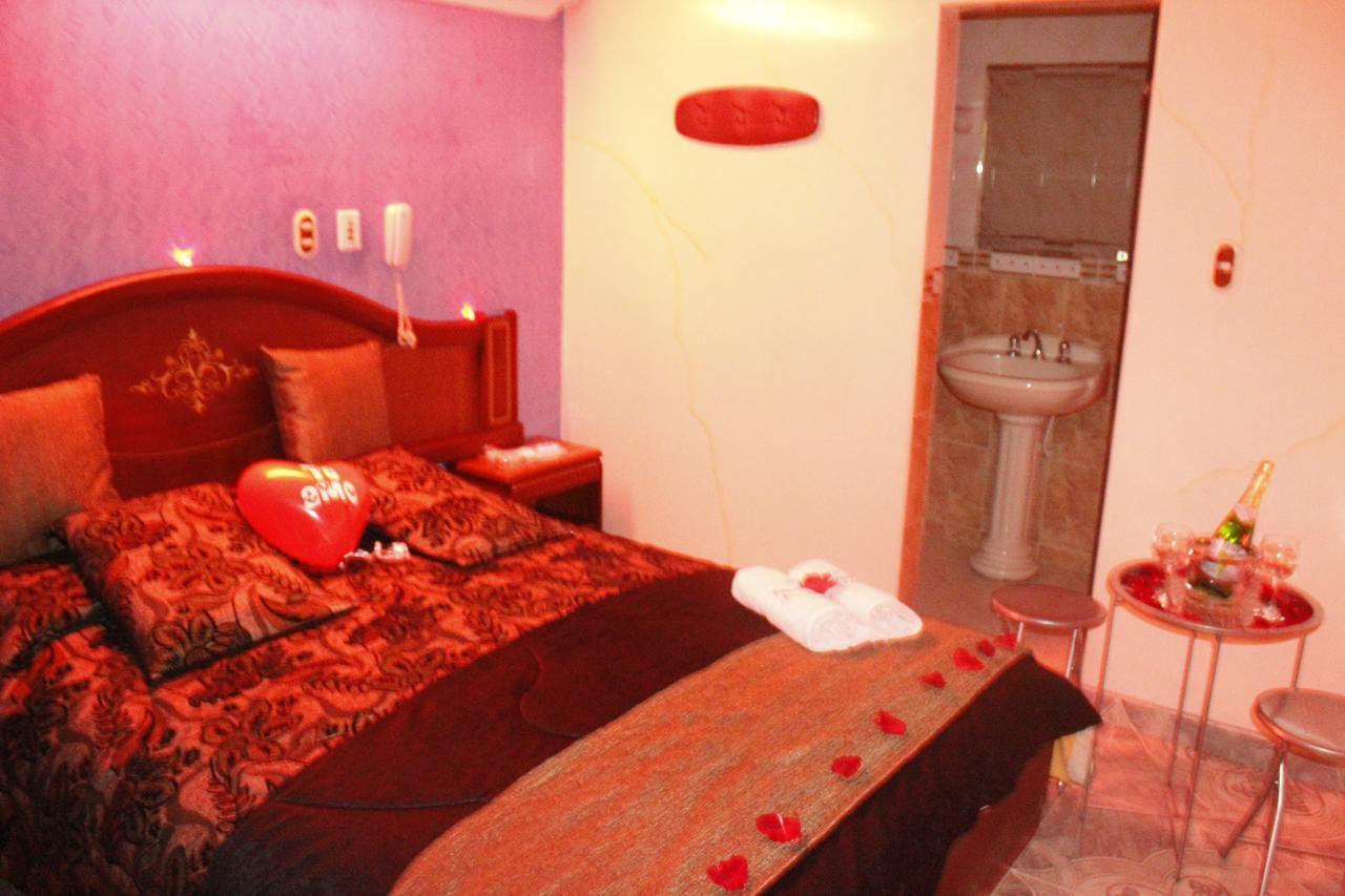 Motel Piramides De Cristal Bogota Bagian luar foto