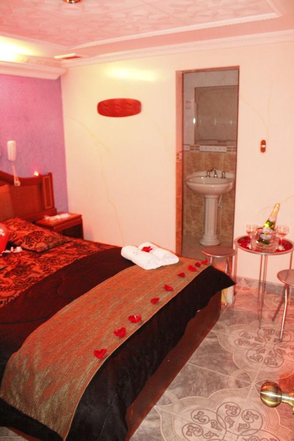 Motel Piramides De Cristal Bogota Bagian luar foto