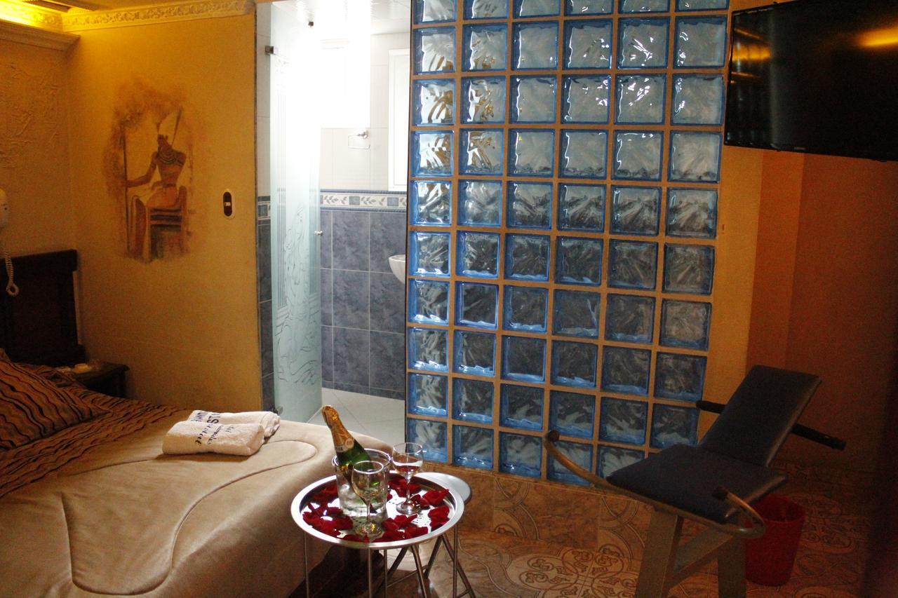 Motel Piramides De Cristal Bogota Bagian luar foto