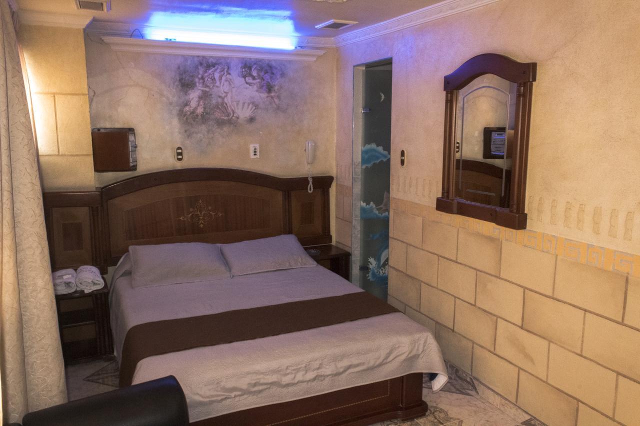 Motel Piramides De Cristal Bogota Bagian luar foto